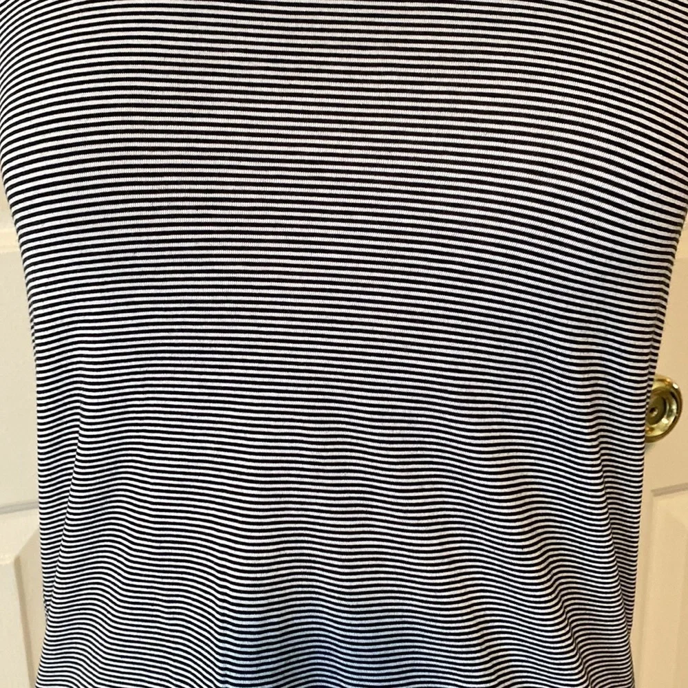 Lululemon Striped Black and White Tank Top Size 4 in EUC
